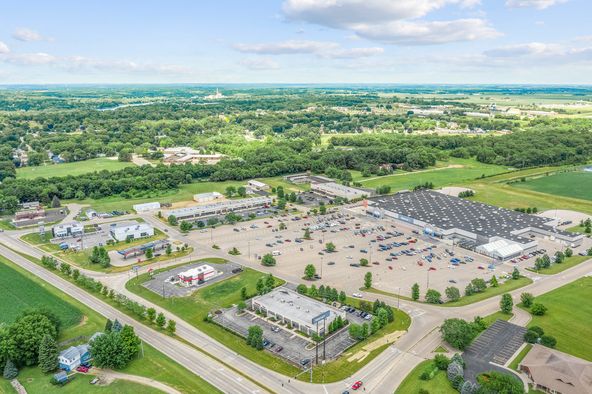 Rose Plaza: 1672-1684 South Galena Ave., Dixon, IL 61021